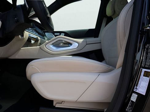 New 2026 Mercedes-Benz GLS 450 4MATIC image 38