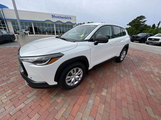 Used 2023 Toyota Corolla Cross L FWD video 2