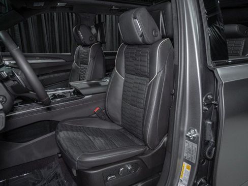 Used 2026 Cadillac Escalade V w/ LPO, Onyx Lite Package AWD/4WD image 11