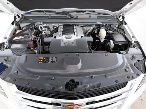 Used 2016 Cadillac Escalade ESV Premium AWD/4WD image 12