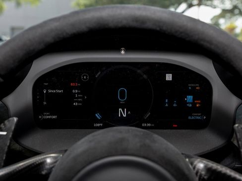 Used 2023 McLaren Artura image 54