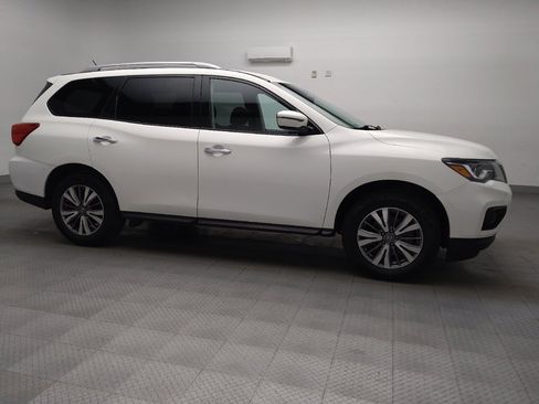 Used 2018 Nissan Pathfinder SV AWD/4WD image 11
