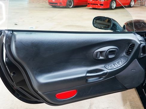 Used 2004 Chevrolet Corvette Z06 RWD image 33