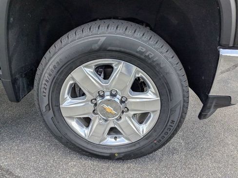 Used 2022 Chevrolet Silverado 2500 LTZ w/ LTZ Plus Package AWD/4WD image 11