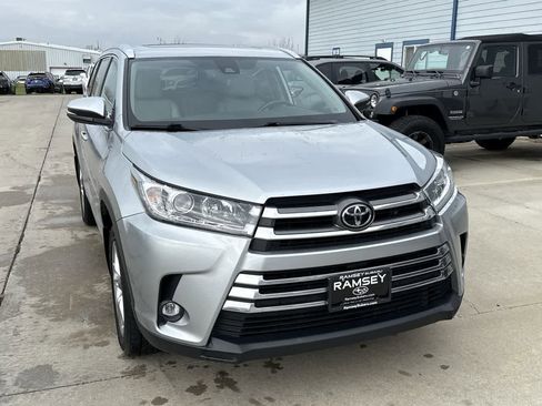Used 2019 Toyota Highlander Limited image 8