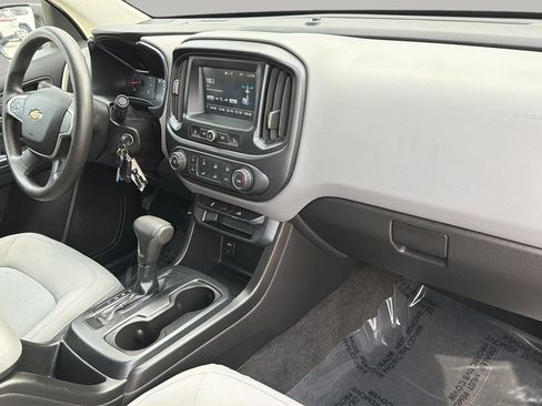 Used 2017 Chevrolet Colorado W/T w/ WT Convenience Package RWD image 10