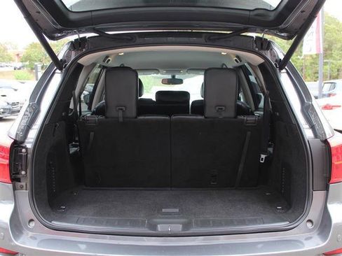 Used 2019 Nissan Pathfinder SL image 32