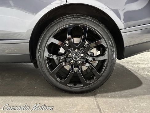 Used 2018 Land Rover Range Rover Supercharged AWD/4WD image 30
