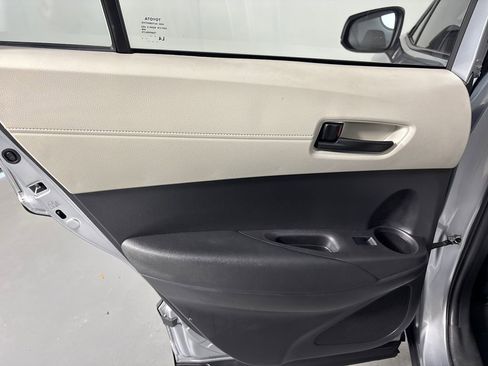 Certified 2024 Toyota Corolla Cross L image 27