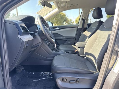 Used 2024 Volkswagen Taos SE image 20