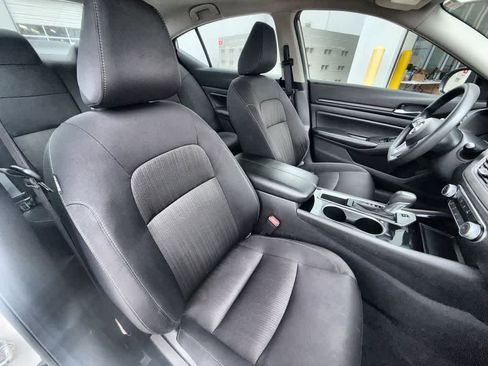 Used 2024 Nissan Altima 2.5 SV image 14