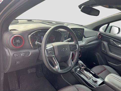 Used 2025 Chevrolet Blazer RS FWD image 9