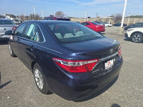 Used 2016 Toyota Camry LE image 7