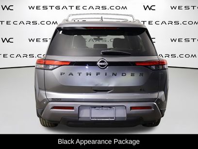 Used 2024 Nissan Pathfinder SL w/ Black Appearance Package