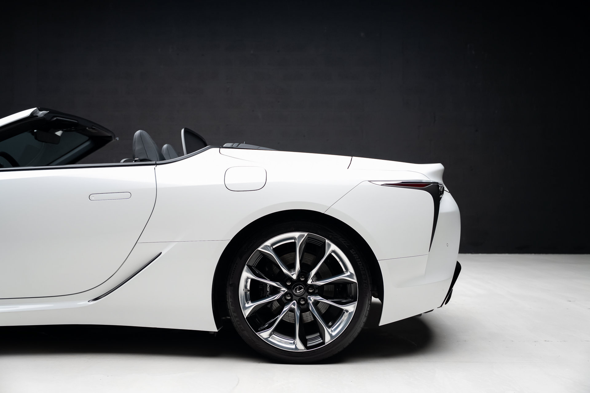 Used 2021 Lexus LC 500 Convertible w/ Touring Package RWD image 22
