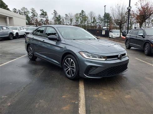 Certified 2025 Volkswagen Jetta Sport image 3