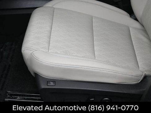 Certified 2025 Nissan Murano Platinum w/ Cargo Package AWD/4WD image 18