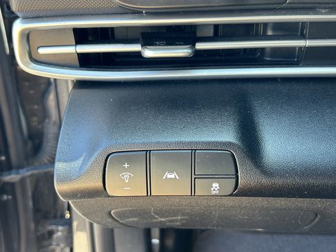 Used 2021 Hyundai Elantra SEL FWD image 14