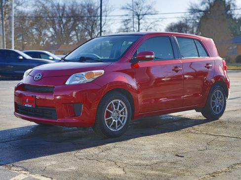 Used 2010 Scion xD image 3