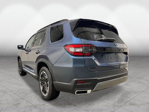 New 2026 Honda Pilot Touring image 3