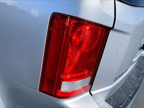 Used 2011 Honda Pilot Touring image 28