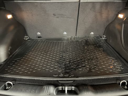 Used 2024 Jeep Compass Trailhawk w/ Trailhawk Elite Group image 13