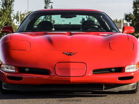 Used 2000 Chevrolet Corvette Coupe w/ Lighting Pkg RWD image 13