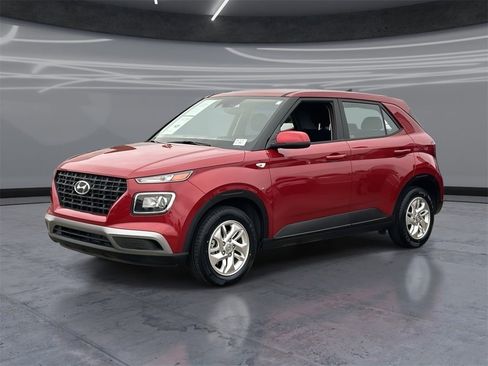 Used 2022 Hyundai Venue SE image 1