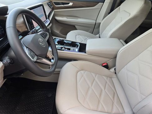 Used 2026 Volkswagen Atlas SE FWD image 9
