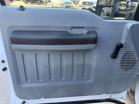 Used 2015 Ford F250 XL w/ XL Value Package image 9