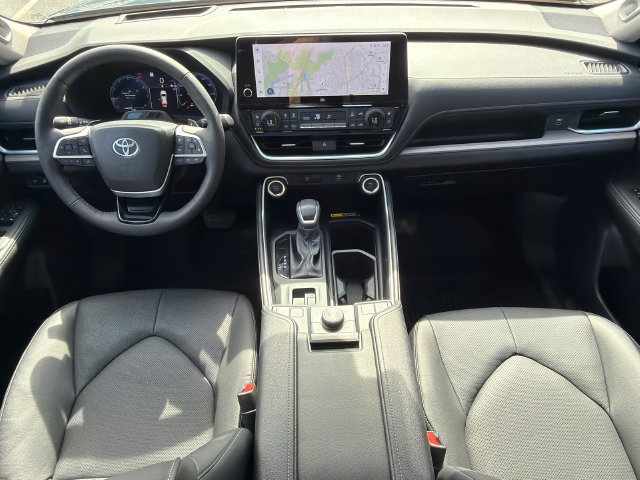 Used 2026 Toyota Grand Highlander AWD image 25
