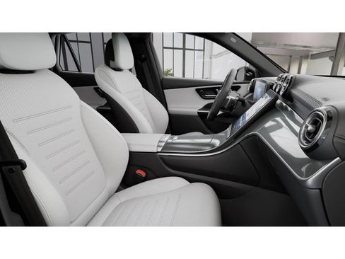 Used 2026 Mercedes-Benz GLC 300 4MATIC image 4