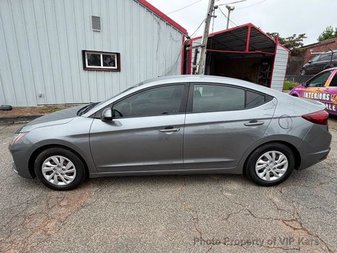 Used 2019 Hyundai Elantra SE w/ Cargo Package FWD image 8
