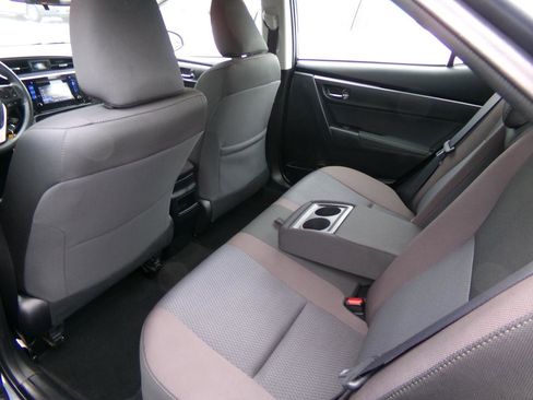 Used 2018 Toyota Corolla LE FWD image 18