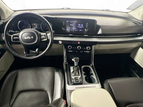 Used 2023 Kia Carnival LX image 30