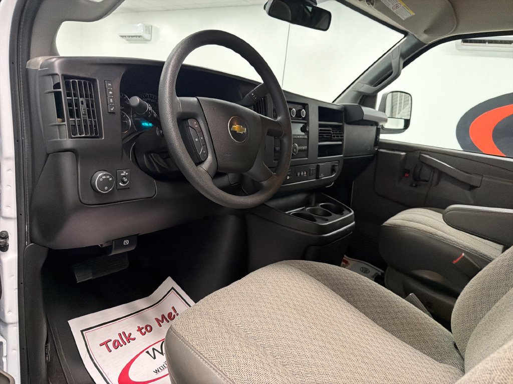 Used 2025 Chevrolet Express 3500 LT w/ LT Preferred Equipment Group RWD image 11