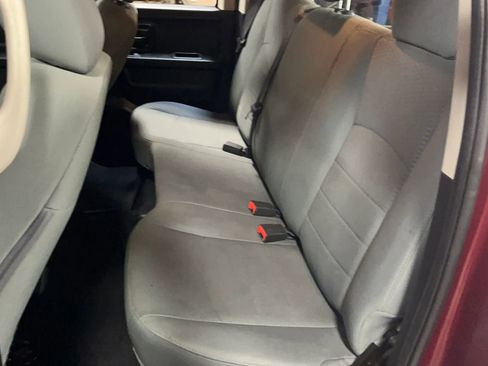 Used 2017 RAM 1500 Express AWD/4WD image 6