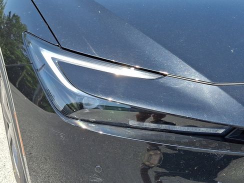 Used 2025 Toyota Prius LE FWD image 10