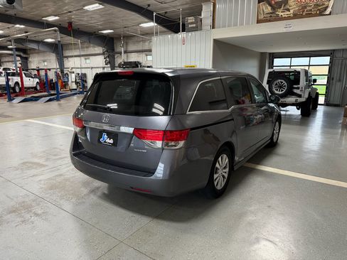 Used 2016 Honda Odyssey SE image 7