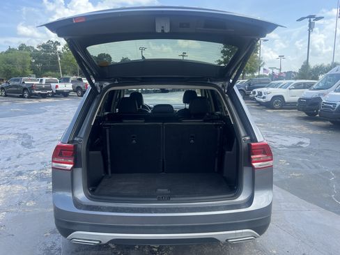 Used 2019 Volkswagen Atlas SE w/ Panoramic Sunroof Package FWD image 11