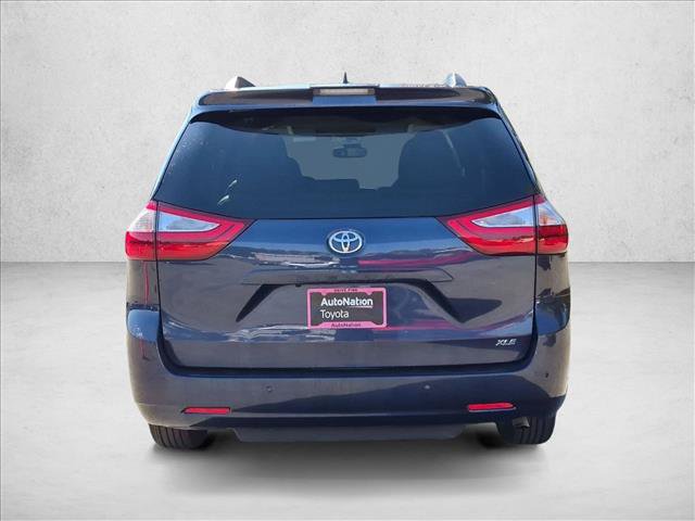 Used 2019 Toyota Sienna XLE w/ XLE Navigation Package FWD image 7