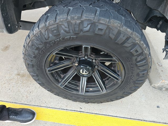 Used 2022 Ford F250 Lariat w/ Tremor Off-Road Package AWD/4WD image 11