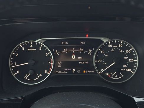 Certified 2024 Nissan Pathfinder SL w/ SL Premium Package FWD image 22