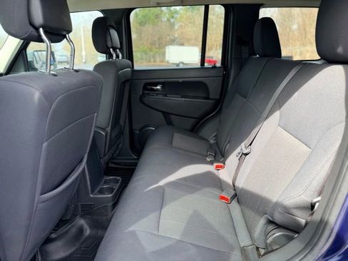 Used 2012 Jeep Liberty Sport w/ Popular Equipment Group AWD/4WD image 18
