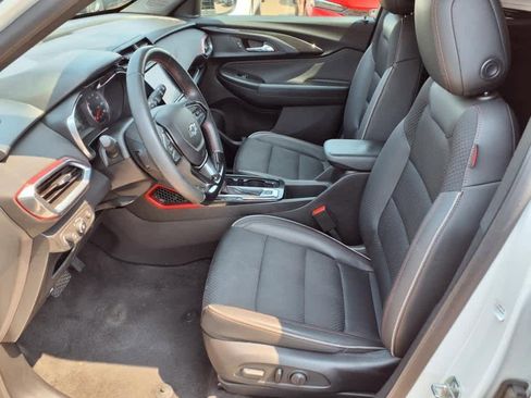 Used 2021 Chevrolet TrailBlazer RS w/ Sun and Liftgate Package image 16