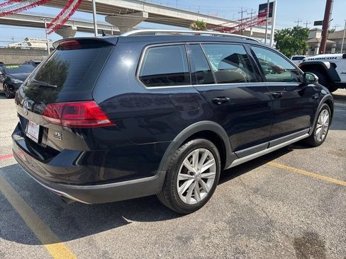 Used 2017 Volkswagen Golf Alltrack SE AWD/4WD image 6