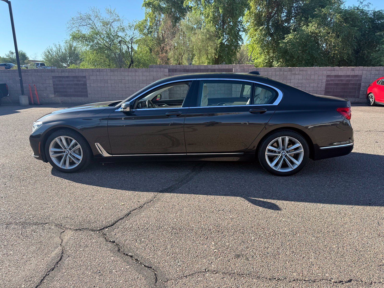 Used 2016 BMW 750i xDrive AWD/4WD image 7