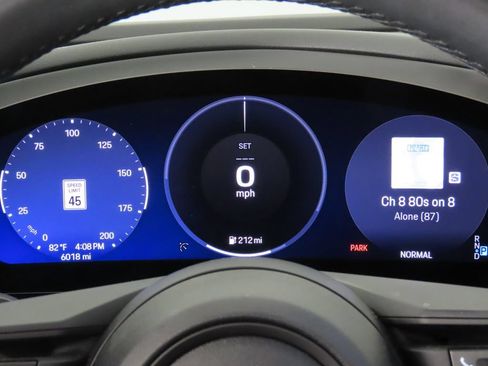 Certified 2025 Porsche Macan 4S Electric AWD/4WD image 18