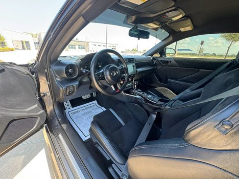 Used 2023 Toyota GR86 Premium RWD image 18