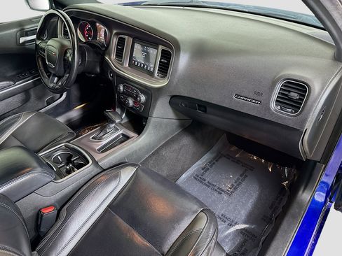 Used 2022 Dodge Charger SXT w/ Leather Interior Group image 30